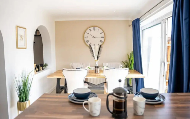 Host Stay Glazier Drive