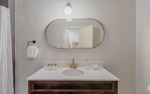 Abode Dallas - The Cedars Downtown