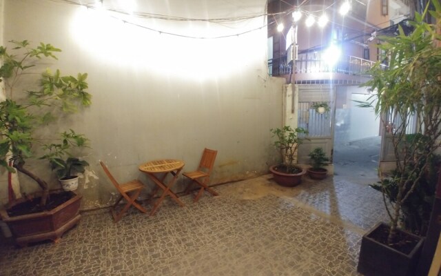 40K Four Of A Kind Hostel