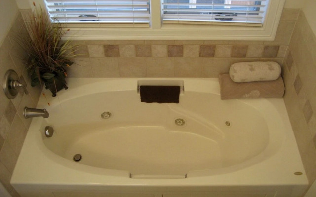 OC2226 Wesley Ave-2nd-Floor