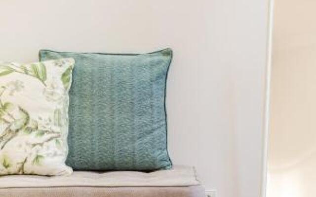 Gold And Silver Apartments