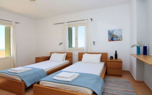 Alonissos 4-bedroom Large Villa With Private Pool