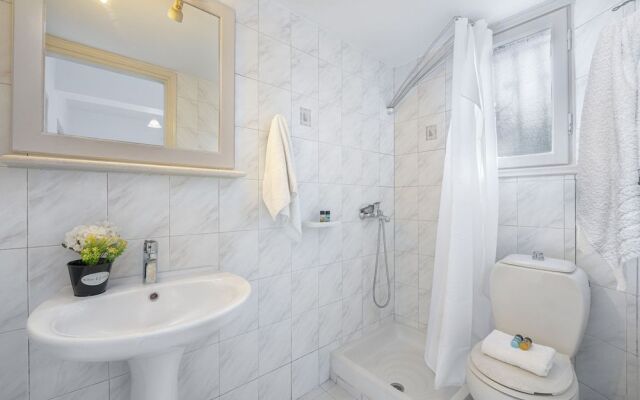 Pyrgaraki Studios and Apartments