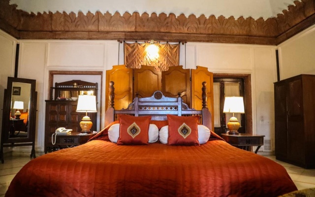 WelcomHeritage Bal Samand Lake Palace