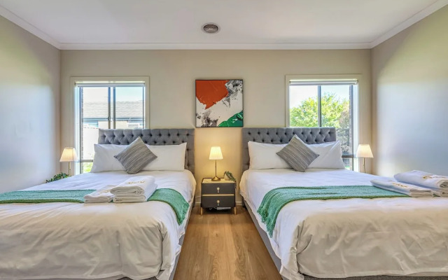 StayAU Pakenham 5 BRM Oasis Pet-friendly