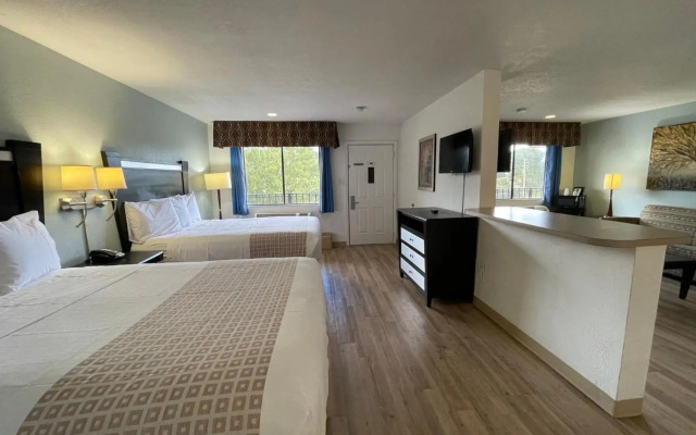 Tricove Inn & Suites