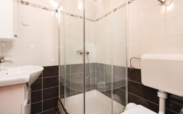 Stunning Home in Rovinjsko Selo With Wifi and 2 Bedrooms
