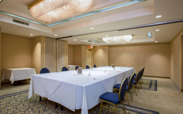 Crowne Plaza Los Angeles Harbor Hotel by IHG