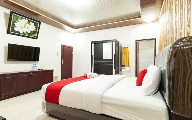 RedDoorz Plus near Universitas Methodist Medan