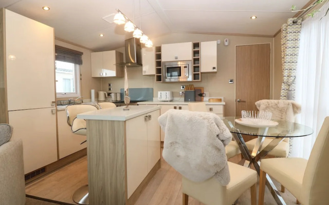 Seafront Holiday Home 2