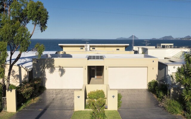 Soldiers Point Road, 2, 163, Seaside Splendour