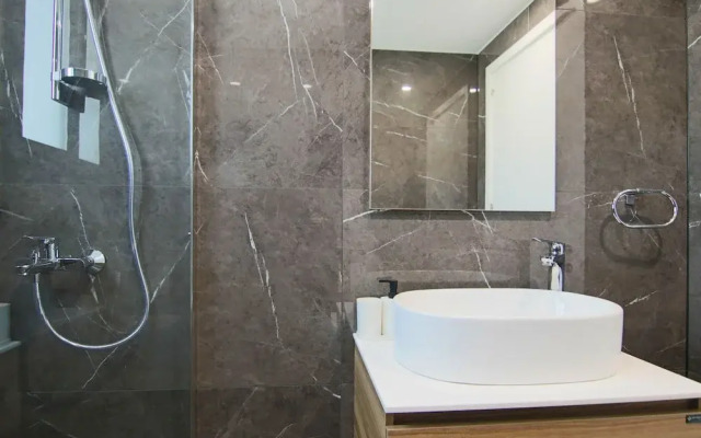 Phaedrus Living: City View Anna Residence 101