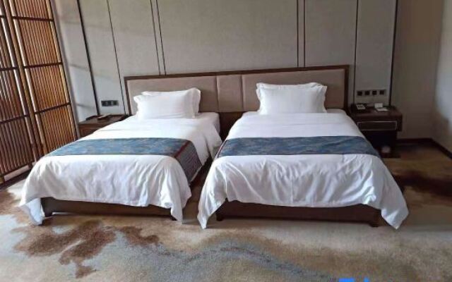 Relais Holiday Hotel Mohan Port