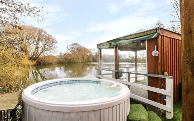 The Lakeside Yurt