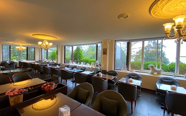 Tsing Ching Baiyun Resort