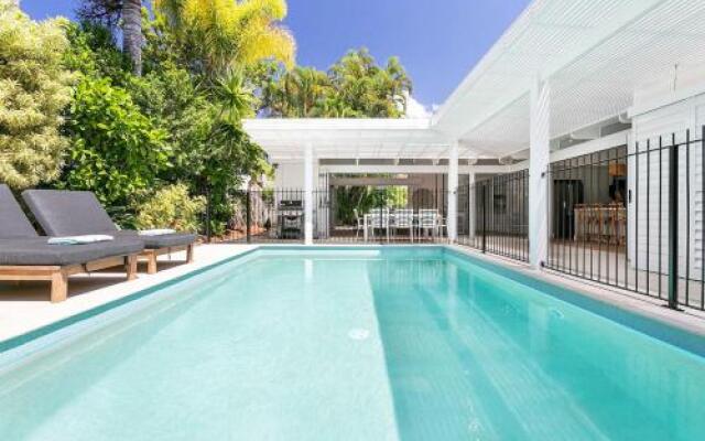 9 Cooran Court