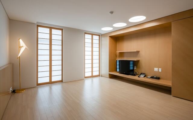 Hotel West of Canaan