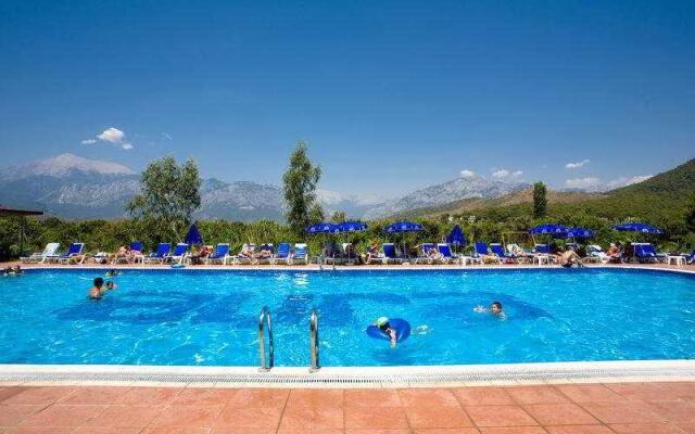 Aura Resort