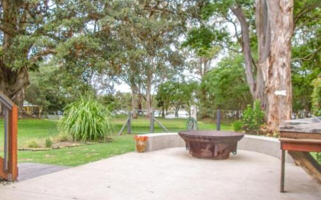 'RIVERSIDE RETREAT' 544 Ocean Drive, North Haven