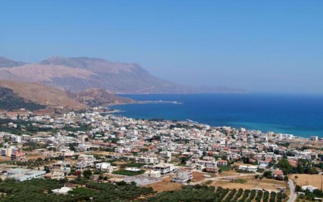 Marble Cool 2-bedroom Down Town Yard House