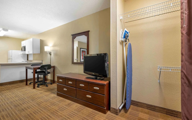 Extended Stay America Suites Indianapolis Airport