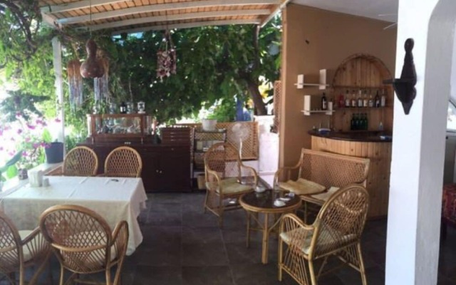 Dantel Restaurant & Pension