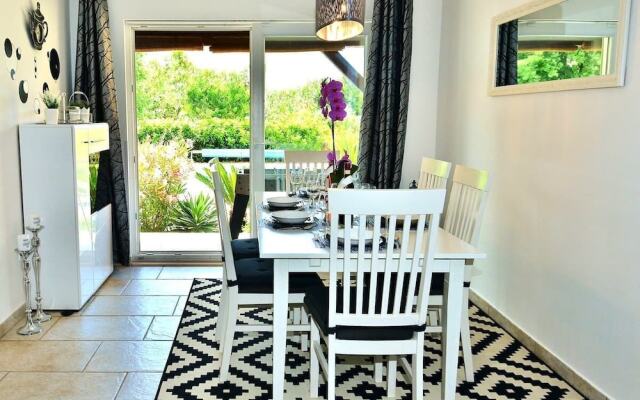 Villa Doris With Heated Pool gym and Kids Playground