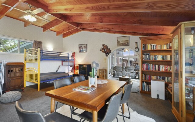 Lakeview Escape with spa - sauna - patio