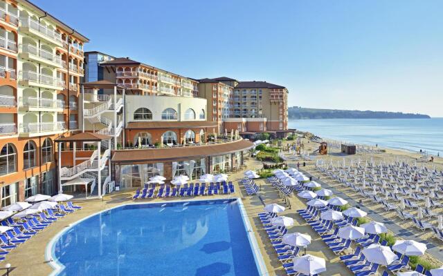 Sol Luna Bay Resort