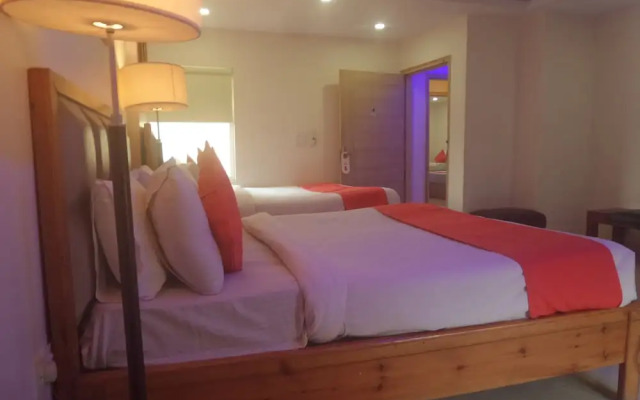 Airport Hotel Mahal