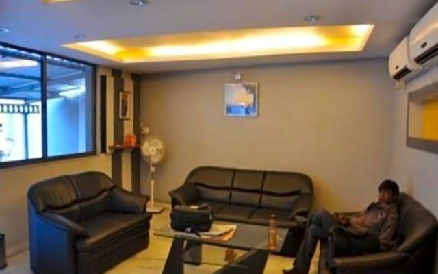 Hotel Rajdhani Plaza