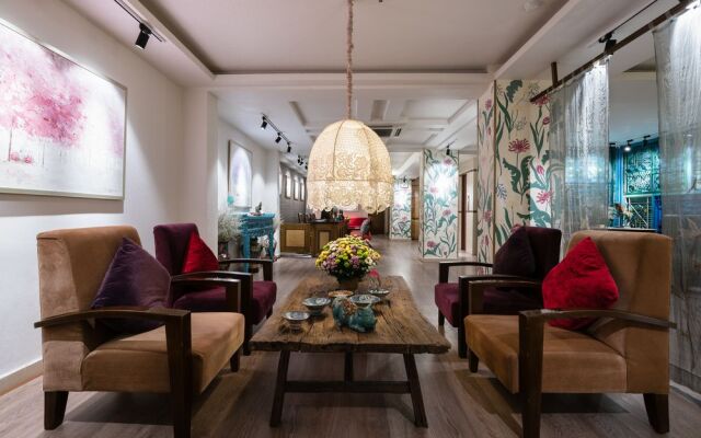 Hampton Hotel By Jinnu Lai