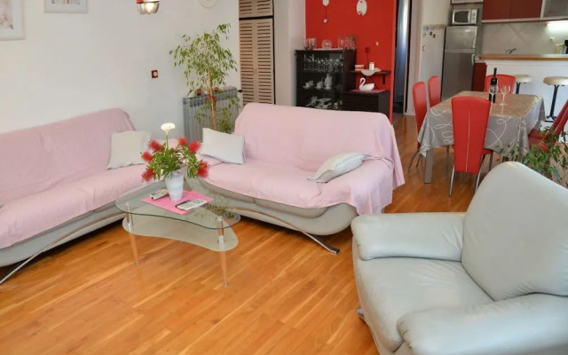 Mila - Family Friendly & Comfortable - A1