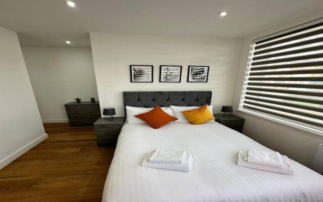 Slough Museum, Two-bedroom Apartment by Belvilla