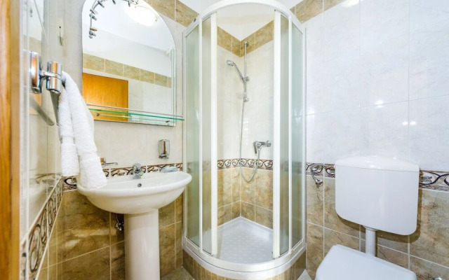 Petin - 5m From the sea - A2