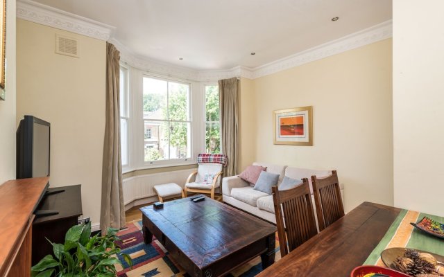 NEW Super 2BD Flat Well Connected to City Centre