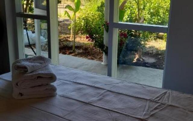 Greek Island bungalow in Samos set in beautiful nature