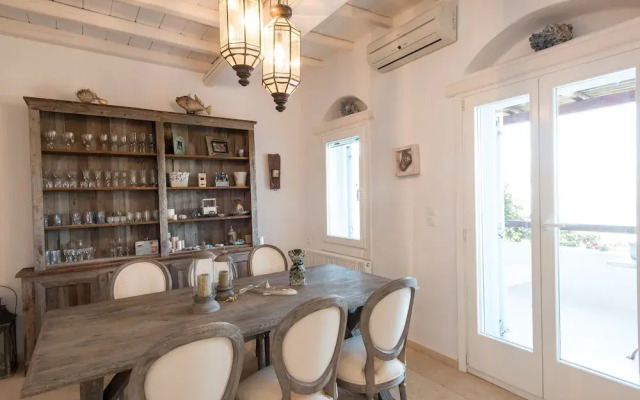 Beautiful Villa at Panormos