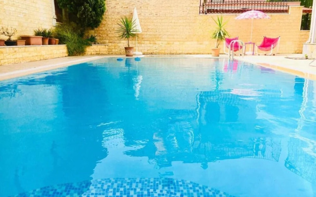 Luxury Villa With Private Pool in Kusadasi