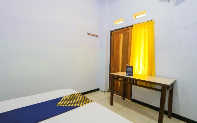 Spot On 2497 Pesona Guest House – Guest Rooms – Banyuwangi