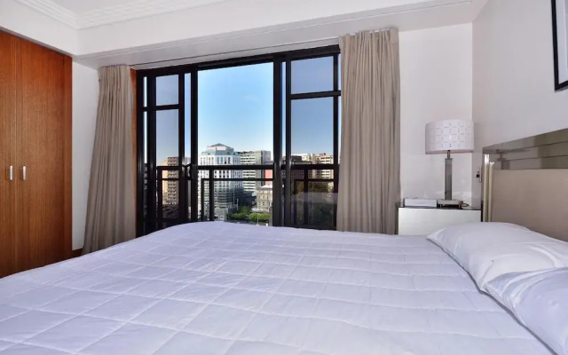 Elegant Apartment With City View