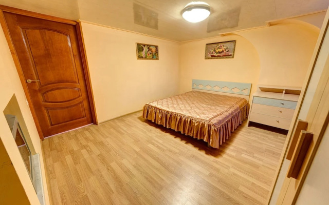 Elegant Apartment on Saksagans'kogo street