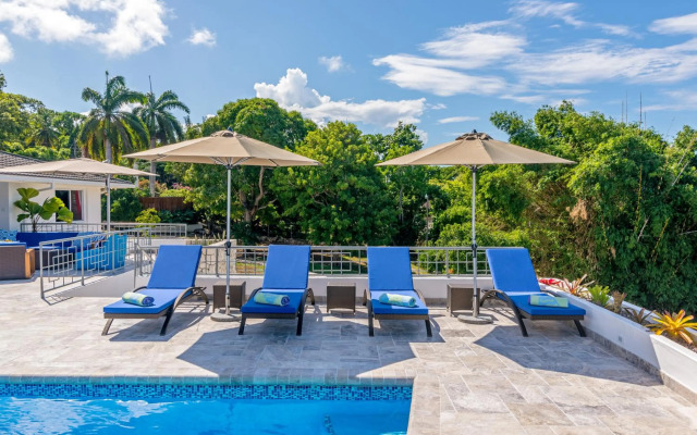 Magnificent 5-Bedroom Estate Villa, Sleeps 12