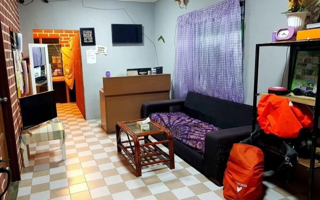 BOBI's Cafe Backpackers Hostel