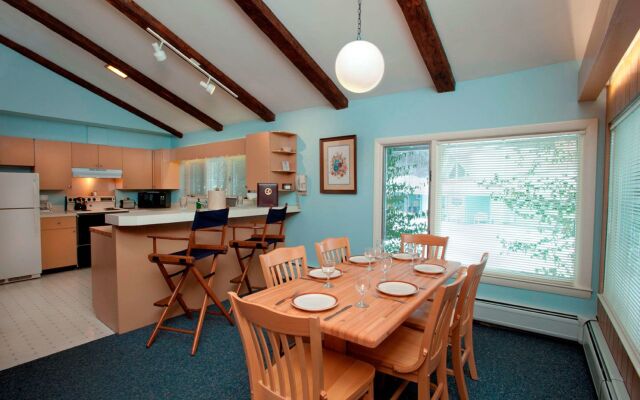 Bluebird Cady Hill Lodge