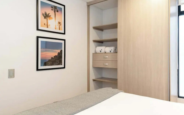 Spectacular 3 BR w/ Balcony in Laureles Medellín