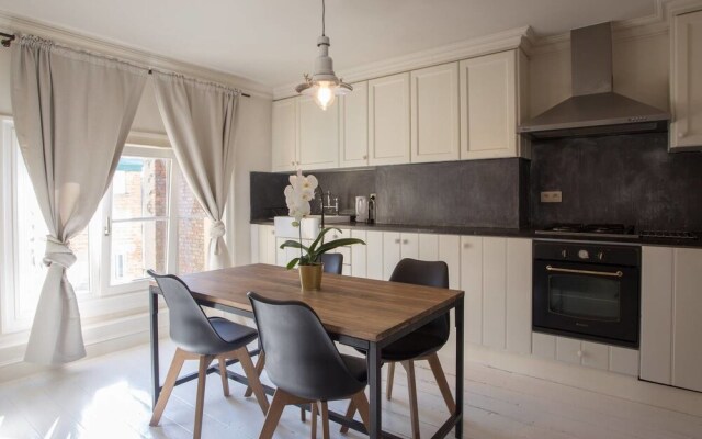 Grand American Penthouse 43