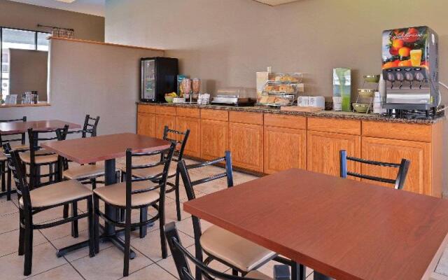 Quality Inn & Suites Indio I-10