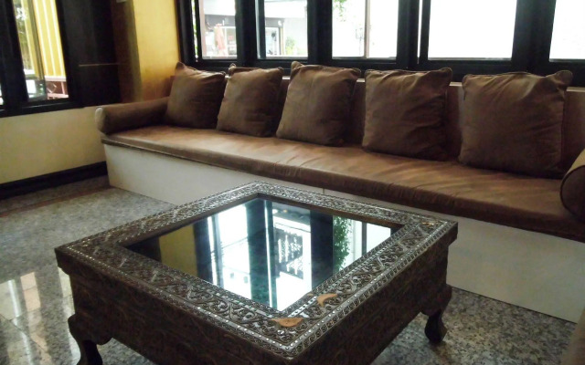 Baan Chalelarn Hotel