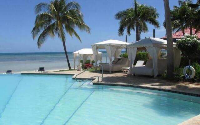 Bahia Salinas Beach Resort & Spa